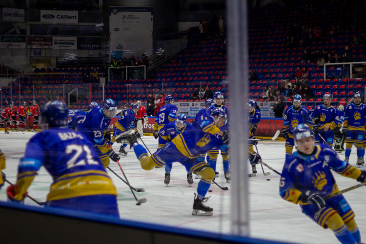 FOTOGALERIE: Podívejte se, jak vypadala atmosféra před hokejovým zápasem MUNI a VUT