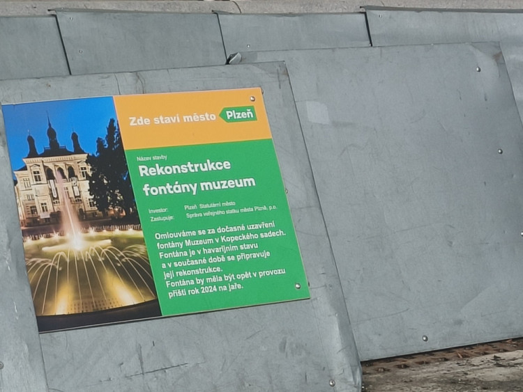 Kašna před rekonstrukcí.