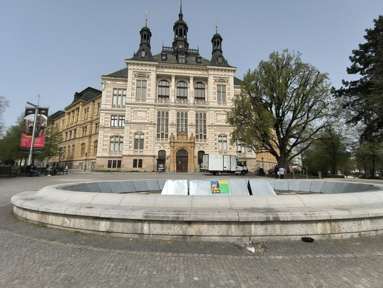 Kašna před rekonstrukcí.