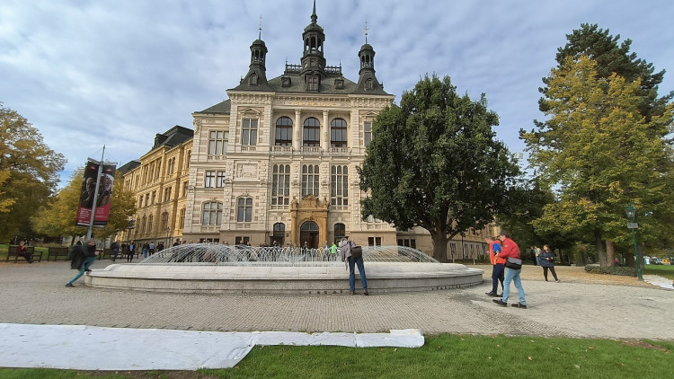 FOTOGALERIE: Fontána před Západočeským muzeem v Plzni