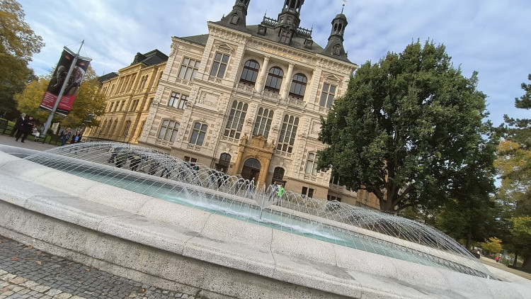 FOTOGALERIE: Fontána před Západočeským muzeem v Plzni