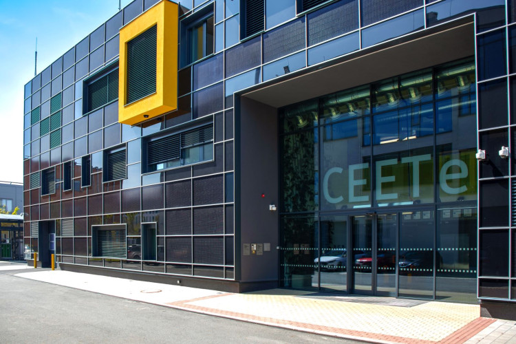 V Porubě už rok stojí budova, ve které vědci zachraňují svět