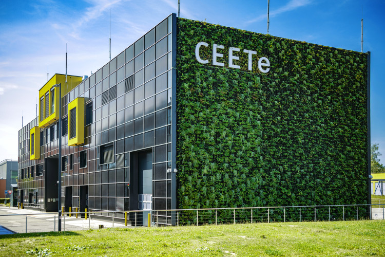 V Porubě už rok stojí budova, ve které vědci zachraňují svět