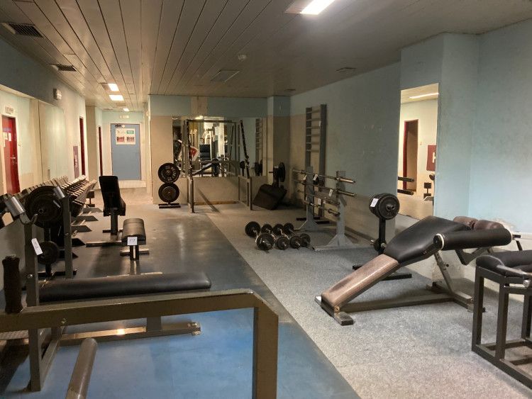 Bazén Liberec před rekonstrukcí, předání staveniště dodavateli a vizualizace budoucí podoby interiéru.