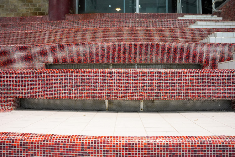 Bazén Liberec před rekonstrukcí, předání staveniště dodavateli a vizualizace budoucí podoby interiéru.