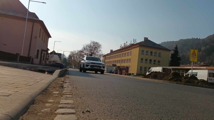 FOTOGALERIE: Důležitý průtah Hanušovicemi prošel opravami