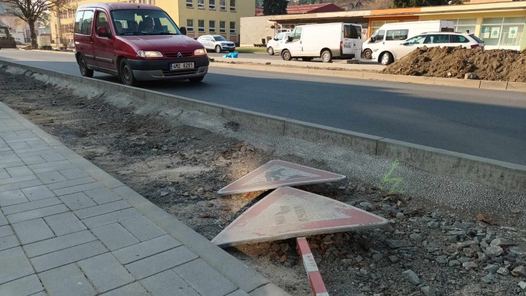 FOTOGALERIE: Důležitý průtah Hanušovicemi prošel opravami