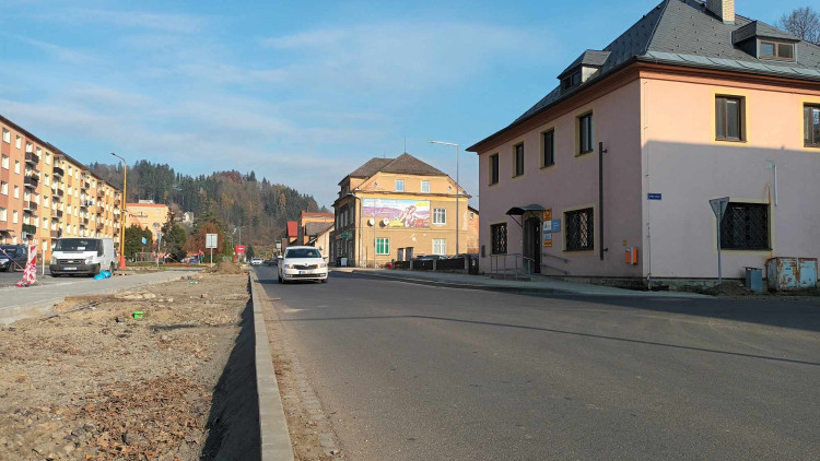 FOTOGALERIE: Důležitý průtah Hanušovicemi prošel opravami