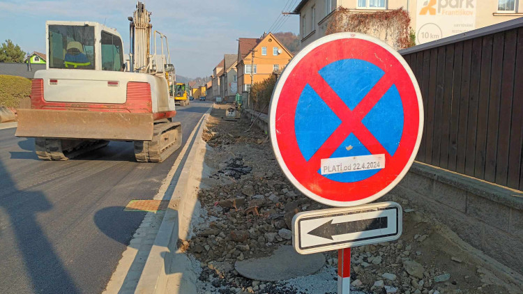 FOTOGALERIE: Důležitý průtah Hanušovicemi prošel opravami