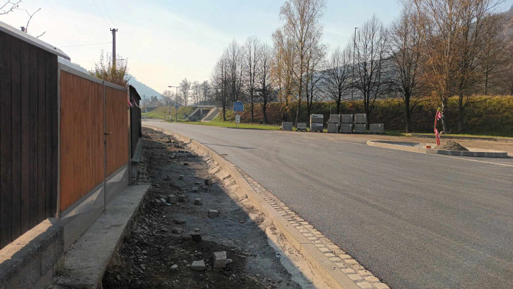 FOTOGALERIE: Důležitý průtah Hanušovicemi prošel opravami