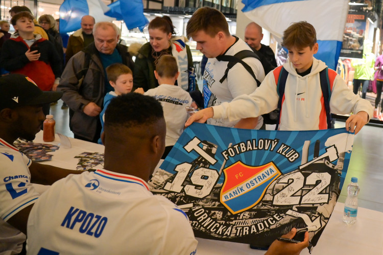 Jedině Baník! Modrobílí obsadili obchodní centrum