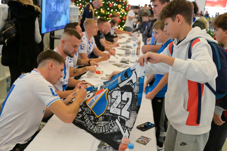 Jedině Baník! Modrobílí obsadili obchodní centrum