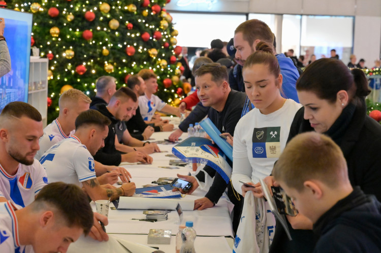 Jedině Baník! Modrobílí obsadili obchodní centrum