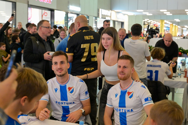 Jedině Baník! Modrobílí obsadili obchodní centrum