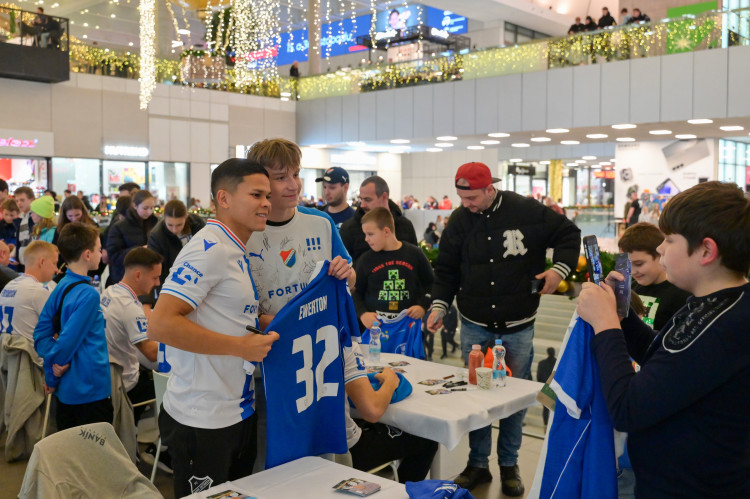 Jedině Baník! Modrobílí obsadili obchodní centrum