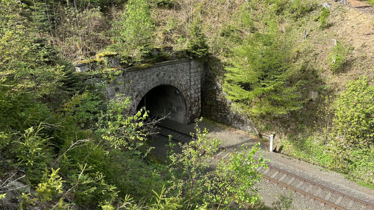 Portál tunelu ze strany od Brčálníku