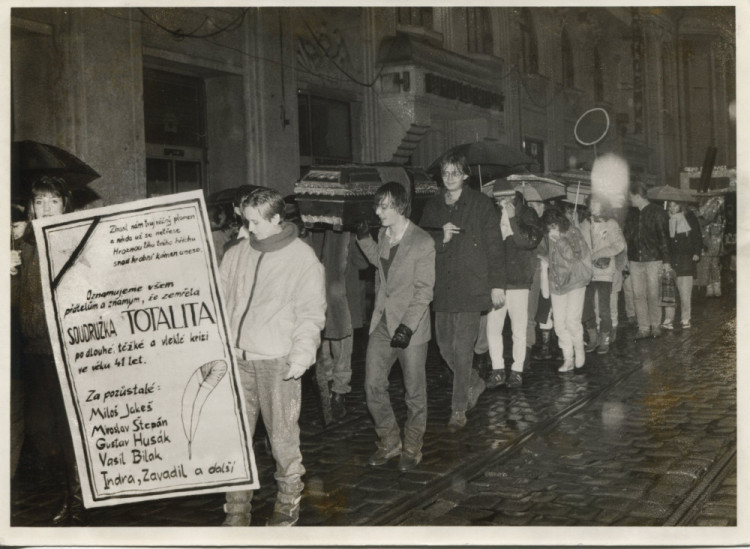 FOTOGALERIE: Sametová revoluce v Olomouci