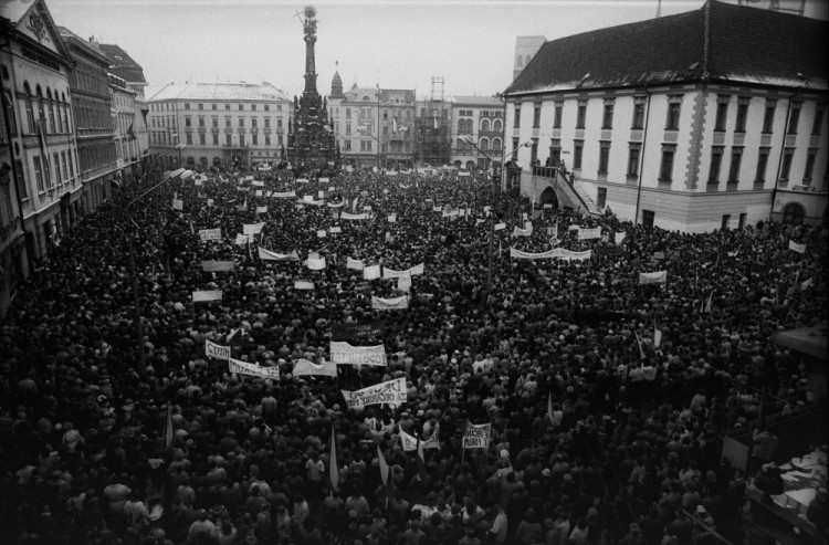 FOTOGALERIE: Sametová revoluce v Olomouci