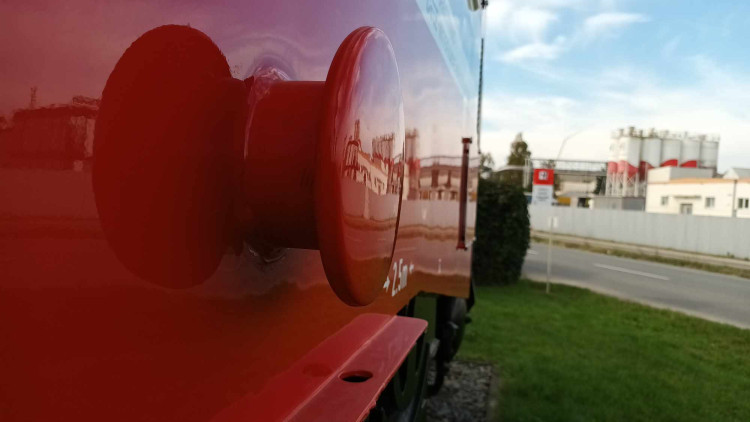 FOTOGALERIE: Přerovská firma Českomoravská železniční opravna zachránila unikátní stroj