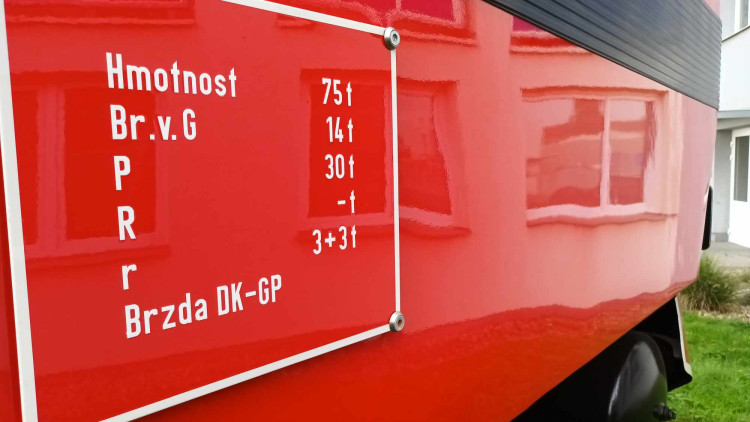 FOTOGALERIE: Přerovská firma Českomoravská železniční opravna zachránila unikátní stroj