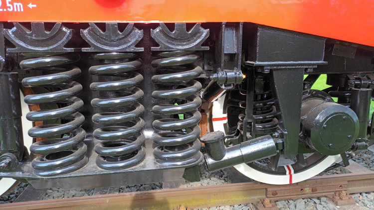 FOTOGALERIE: Přerovská firma Českomoravská železniční opravna zachránila unikátní stroj