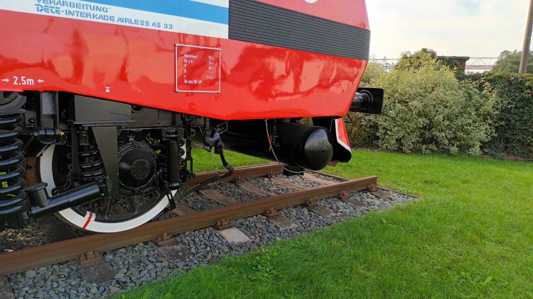 FOTOGALERIE: Přerovská firma Českomoravská železniční opravna zachránila unikátní stroj