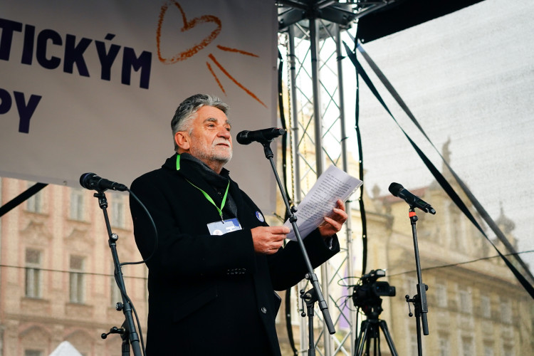 FOTOGALERIE: Demonstrace Milionu chvilek pro demokracii Zůstaňme demokratickým srdcem Evropy