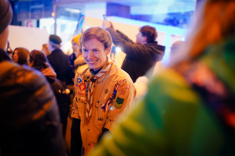 FOTOGALERIE: Tisíce lidí, fronta na Havla a Modlitba pro Martu v novém podání. Tak letos vypadaly oslavy výročí 17. listopadu na Národní třídě