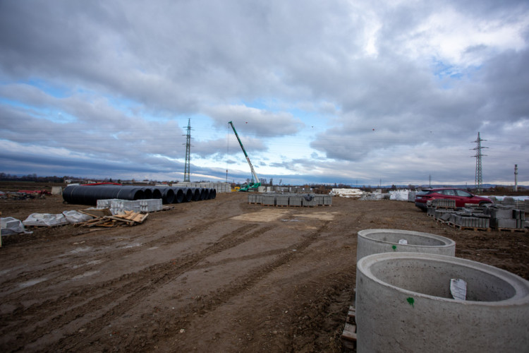 FOTOGALERIE: Výstavba dálničního úseku Olomouc - Kokory je v polovině, hotovo má být za rok