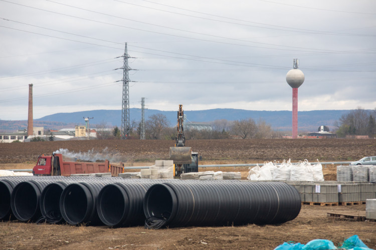FOTOGALERIE: Výstavba dálničního úseku Olomouc - Kokory je v polovině, hotovo má být za rok