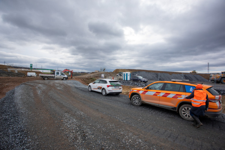 FOTOGALERIE: Výstavba dálničního úseku Olomouc - Kokory je v polovině, hotovo má být za rok