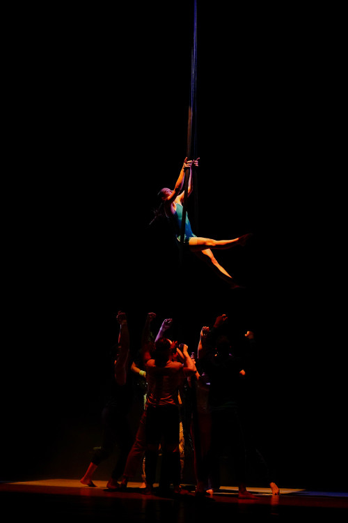 FOTOGALERIE: Akrobatická čísla i příběh. Podívejte se, jak vypadá moderní cirkus