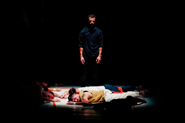 FOTOGALERIE: Akrobatická čísla i příběh. Podívejte se, jak vypadá moderní cirkus