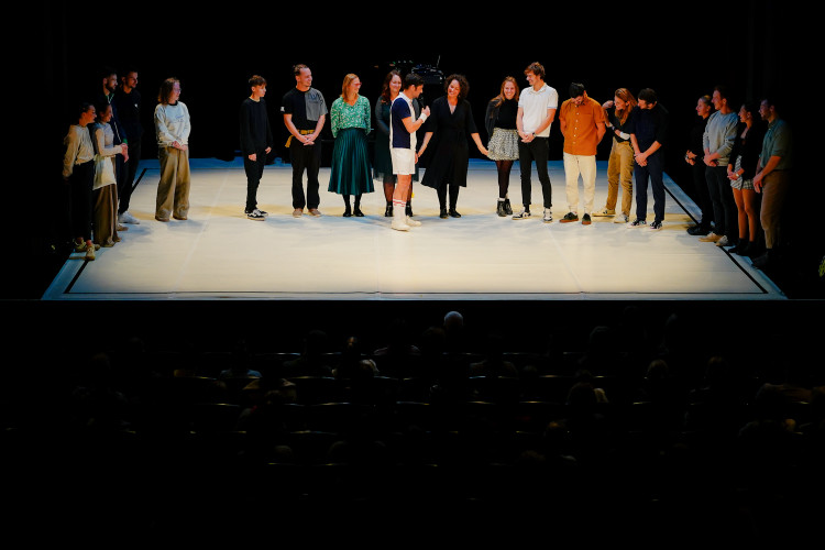 FOTOGALERIE: Akrobatická čísla i příběh. Podívejte se, jak vypadá moderní cirkus