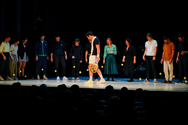 FOTOGALERIE: Akrobatická čísla i příběh. Podívejte se, jak vypadá moderní cirkus