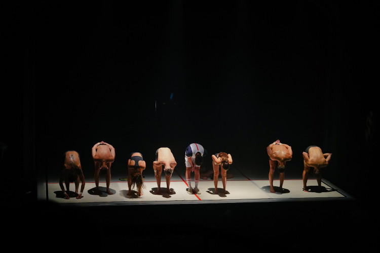 FOTOGALERIE: Akrobatická čísla i příběh. Podívejte se, jak vypadá moderní cirkus