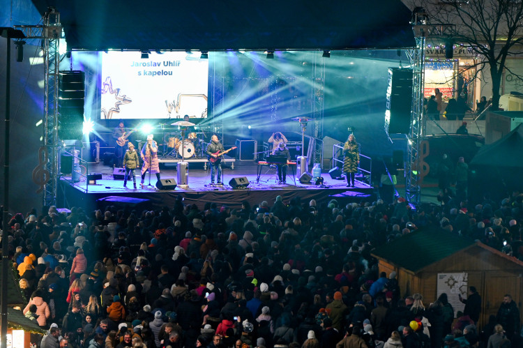 FOTOGALERIE: Rozsvícení vánočního stromu v Ostravě