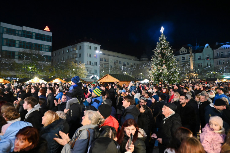 FOTOGALERIE: Rozsvícení vánočního stromu v Ostravě