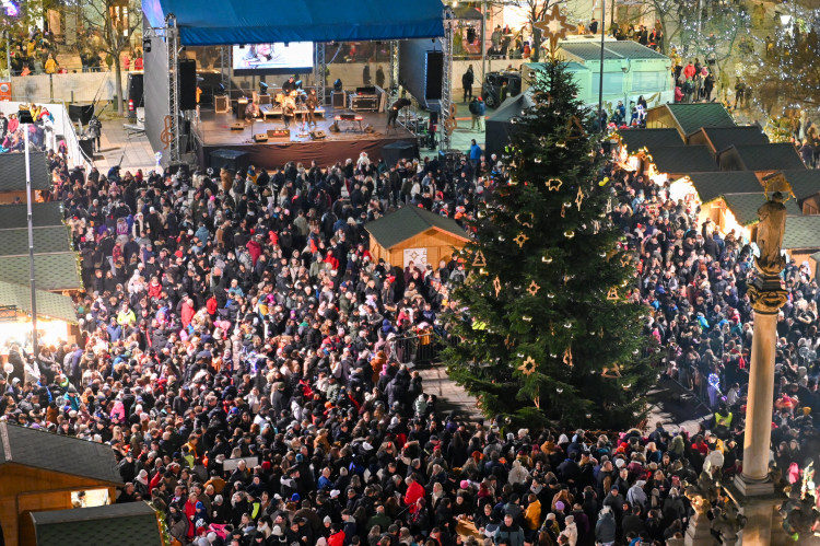 FOTOGALERIE: Rozsvícení vánočního stromu v Ostravě
