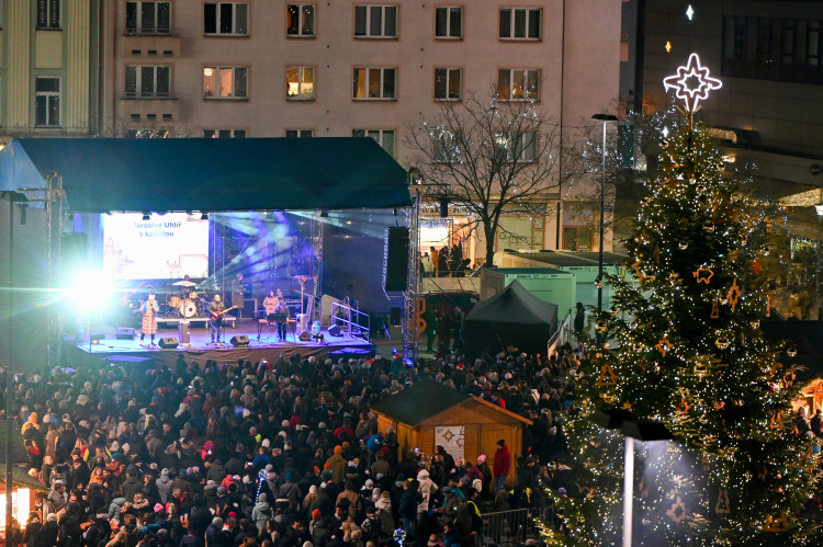 FOTOGALERIE: Rozsvícení vánočního stromu v Ostravě