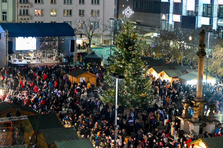 FOTOGALERIE: Rozsvícení vánočního stromu v Ostravě