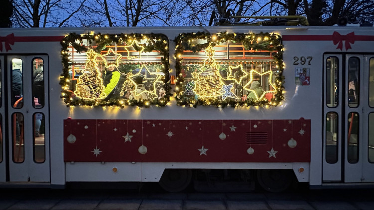FOTOGALERIE: Vánoční tramvaj 2024