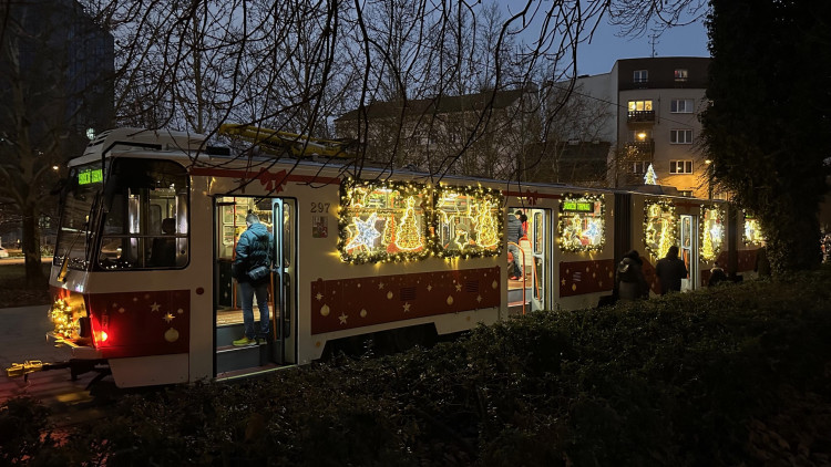 FOTOGALERIE: Vánoční tramvaj 2024