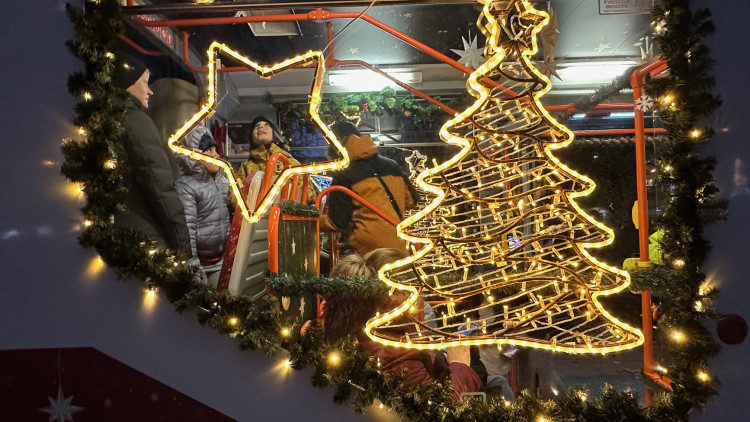 FOTOGALERIE: Vánoční tramvaj 2024