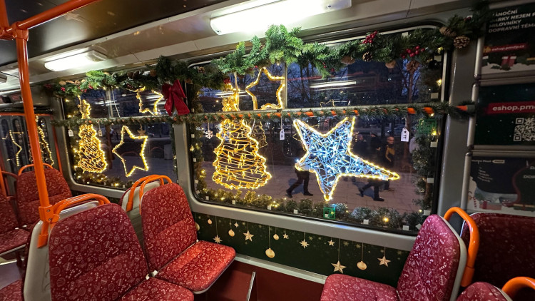 FOTOGALERIE: Vánoční tramvaj 2024