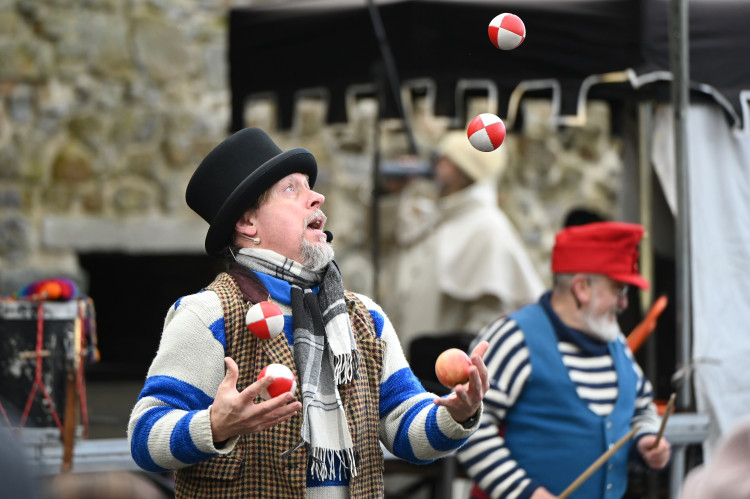 FOTOGALERIE: Vánoce v Ostravě baví. Lidé navštěvují hrad i světelná městečka