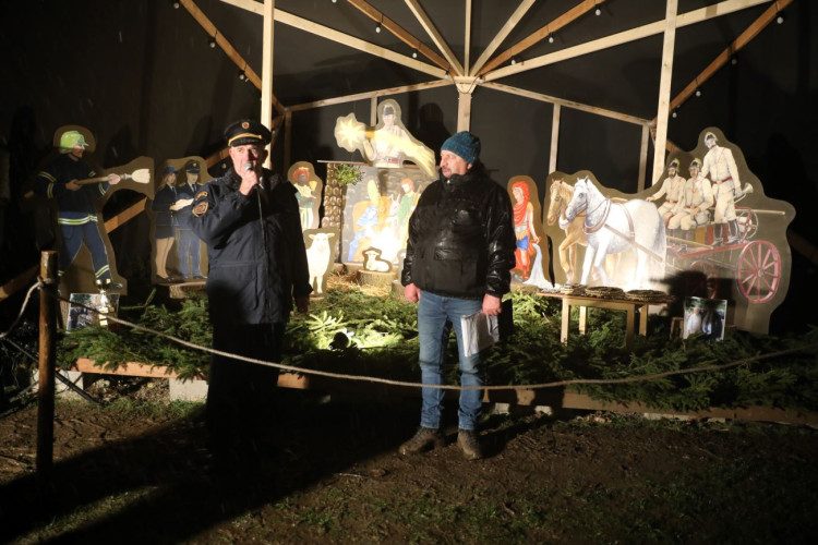 FOTOGALERIE: Šumavský hasičský betlém