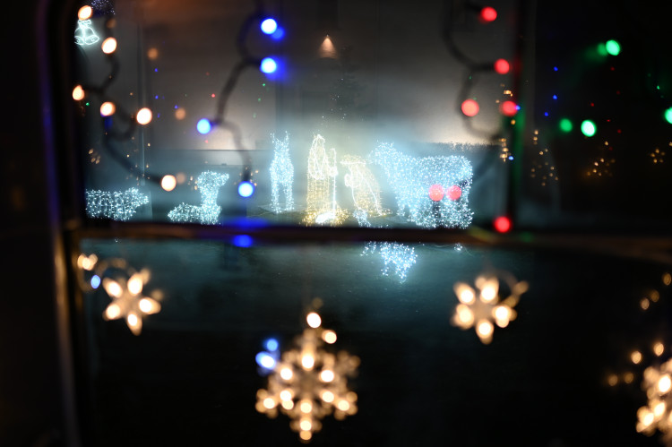 FOTOGALERIE: Tramvaj před kostelem už září, v novém roce ji čeká přestavba