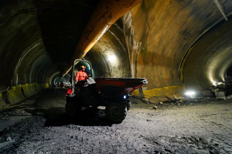 FOTOGALERIE: Stavba metra D je v plném proudu. Podívejte se, jak to vypadá v budoucí stanici Pankrác