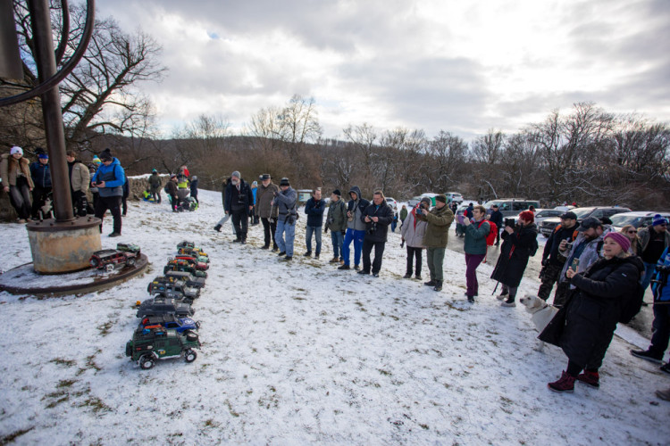 FOTOGALERIE: Hrad Helfštýn otevřel brány pro oblíbený novoroční výstup, dorazily čtyři tisíce lidí